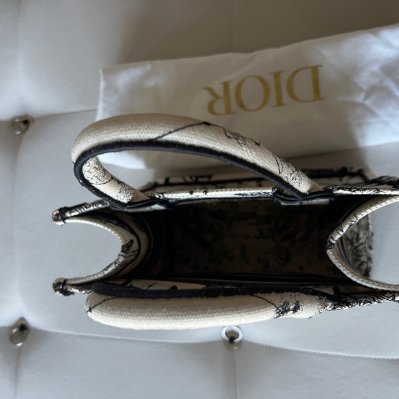 Christian Dior small book tote - Picture 5 of 5